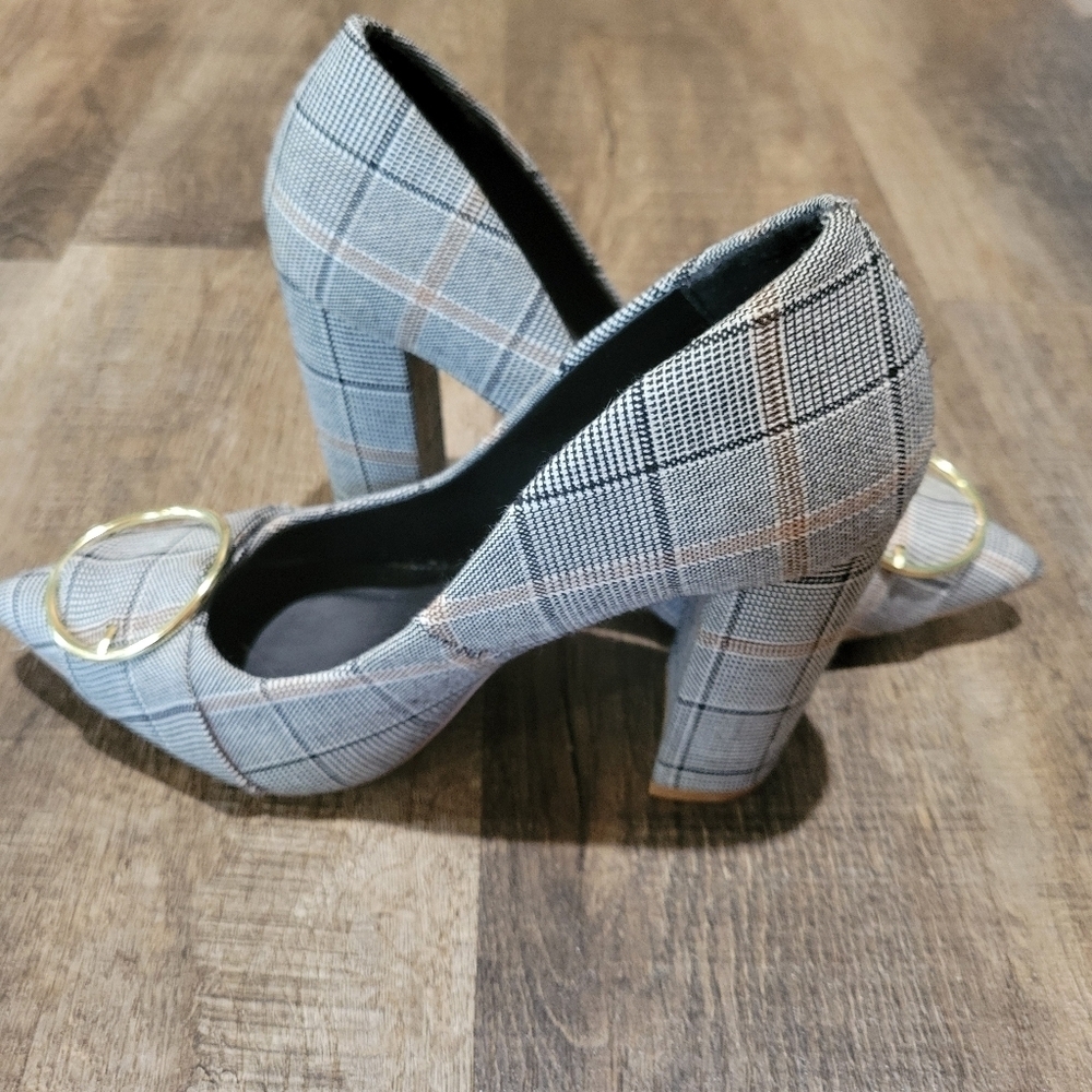 Charlotte Russe Plaid Women's Heels with Gold Accent - Picture 6 of 7